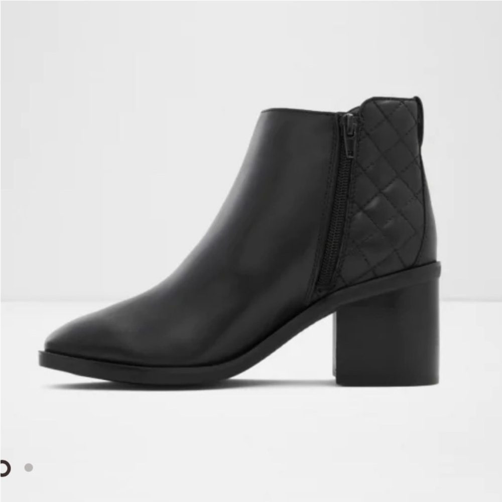 Aldo Leather Rhiewen Quilted Ankle Boots Size 7.5 US Women’s in Black Zip up